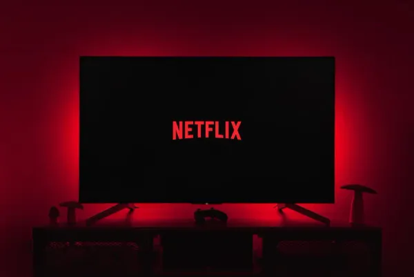 How to Save Money on Netflix Subscriptions (8 Ways)